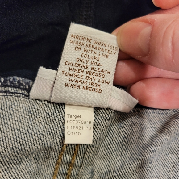 Set of 2 Pairs of Liz Lange Maternity Jeans - Picture 5 of 5